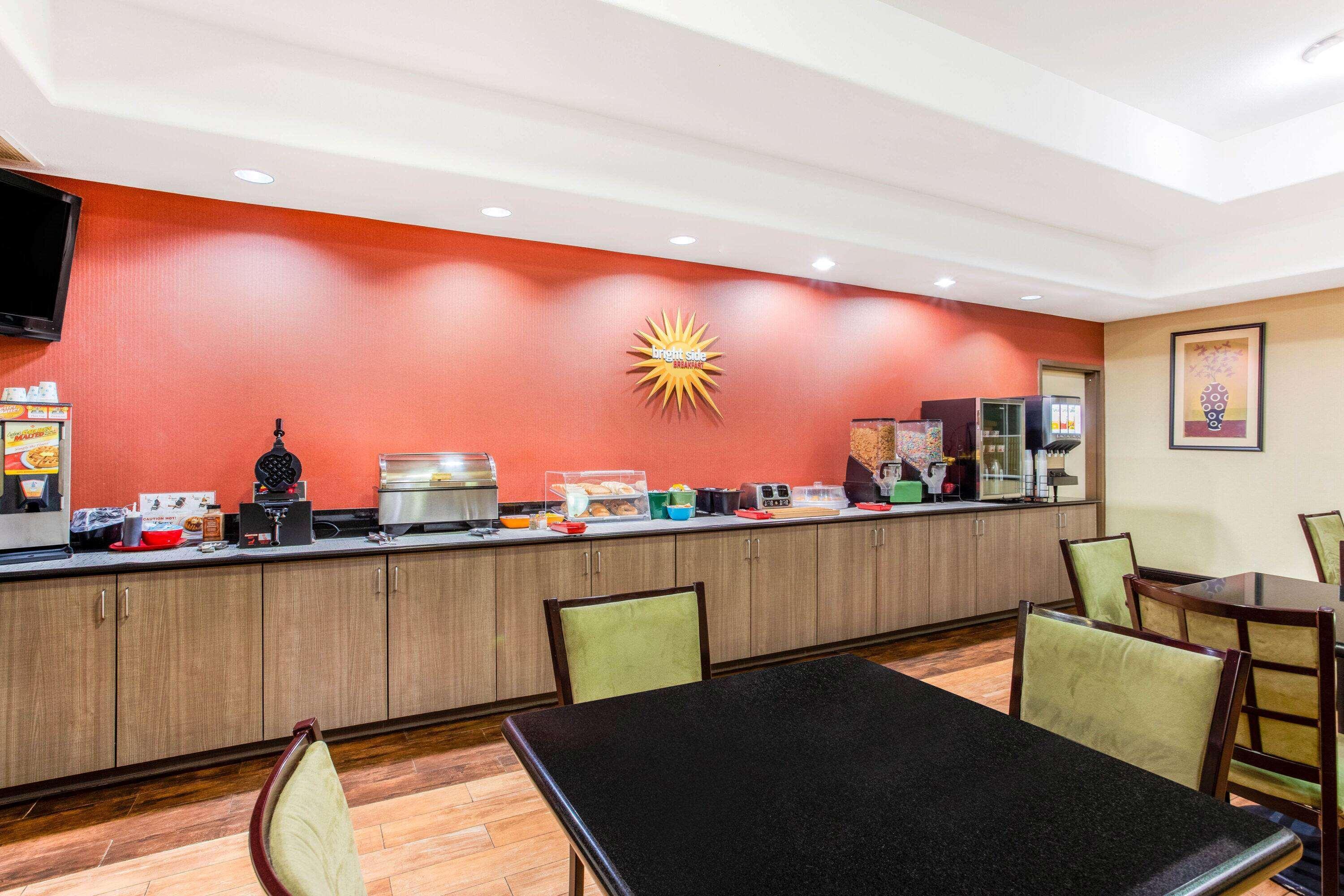 La Quinta By Wyndham Ennis Hotell Exteriör bild